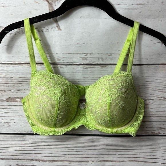 Victoria’s Secret Lime Green Lace Push-up Bra - Picture 2 of 7